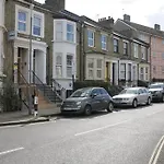 Holland Park Grove