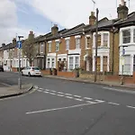 Holland Park Grove